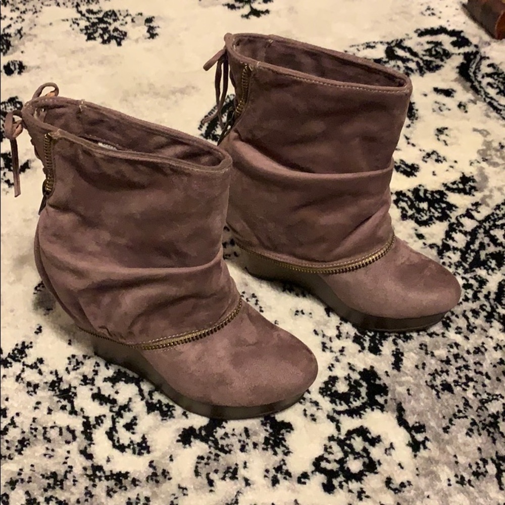 Women’s booties - suede brand new w/o tags